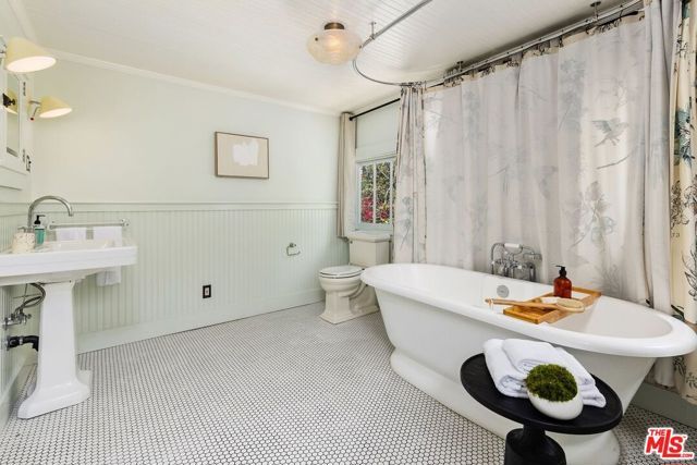 2139 Elsinore Street, Los Angeles, CA 90026