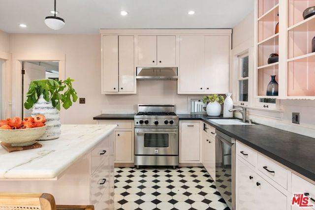 2139 Elsinore Street, Los Angeles, CA 90026