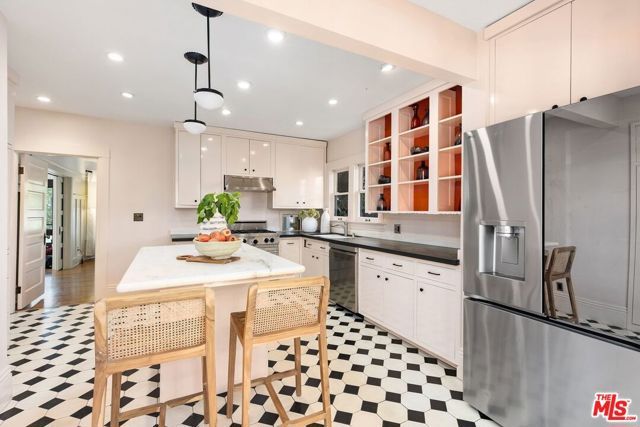 2139 Elsinore Street, Los Angeles, CA 90026