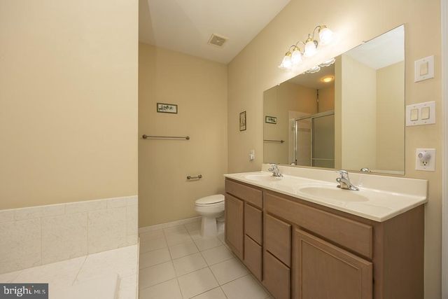 750 WESTMINSTER DR N, Southampton, NJ 08088