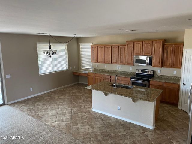 33175 N Slate Creek Drive, San Tan Valley, AZ 85143