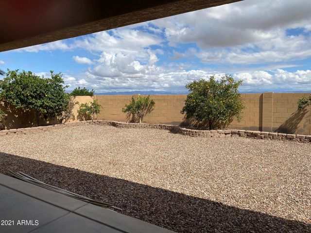 33175 N Slate Creek Drive, San Tan Valley, AZ 85143