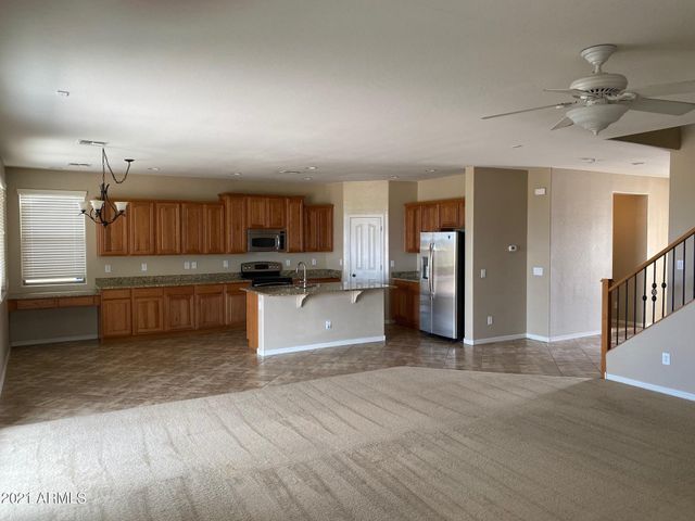 33175 N Slate Creek Drive, San Tan Valley, AZ 85143