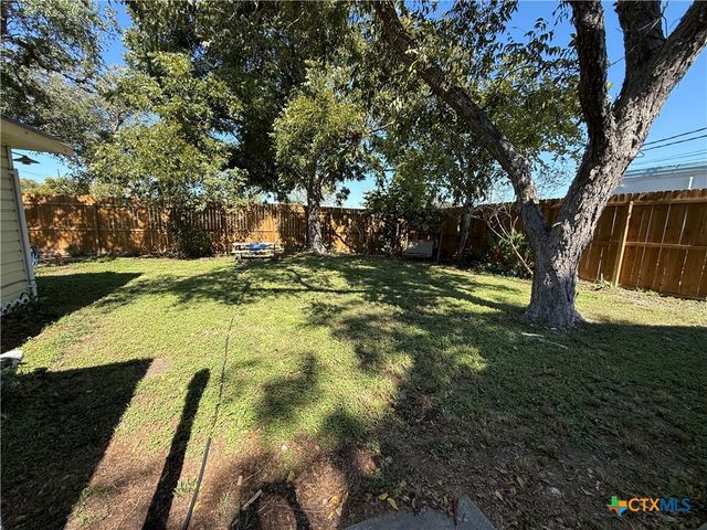 1404 N Wheeler, Victoria, TX 77901