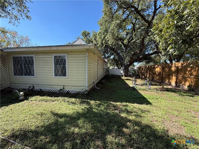 1404 N Wheeler, Victoria, TX 77901