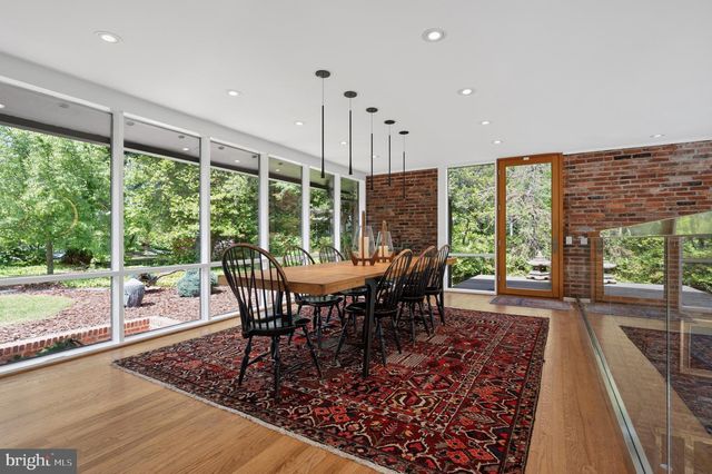 1927 MARTHAS RD, Alexandria, VA 22307