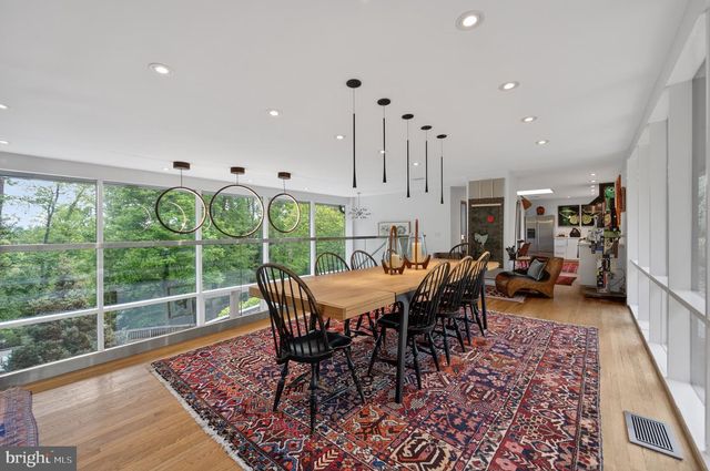 1927 MARTHAS RD, Alexandria, VA 22307