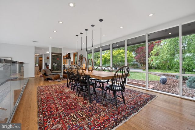 1927 MARTHAS RD, Alexandria, VA 22307