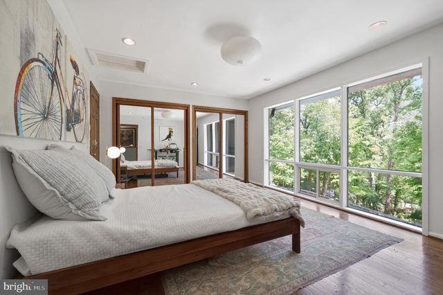 1927 MARTHAS RD, Alexandria, VA 22307