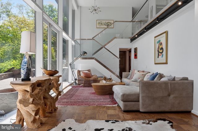 1927 MARTHAS RD, Alexandria, VA 22307
