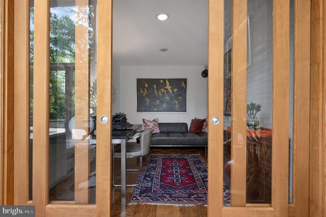 1927 MARTHAS RD, Alexandria, VA 22307
