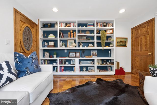 1927 MARTHAS RD, Alexandria, VA 22307