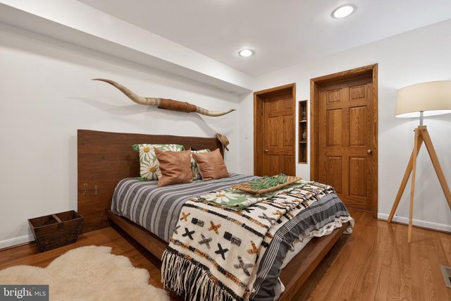 1927 MARTHAS RD, Alexandria, VA 22307