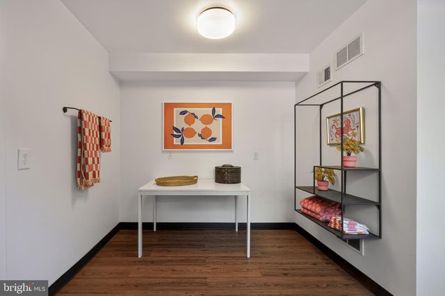 1927 MARTHAS RD, Alexandria, VA 22307