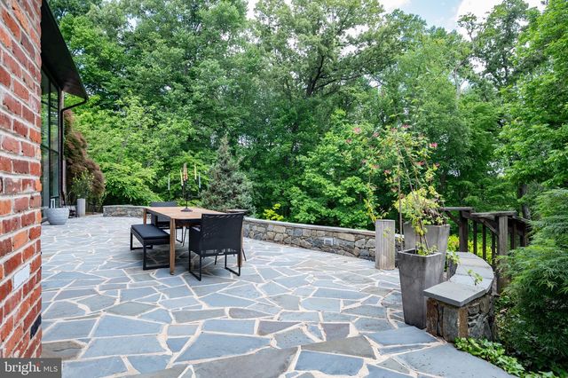 1927 MARTHAS RD, Alexandria, VA 22307