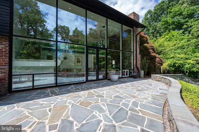 1927 MARTHAS RD, Alexandria, VA 22307
