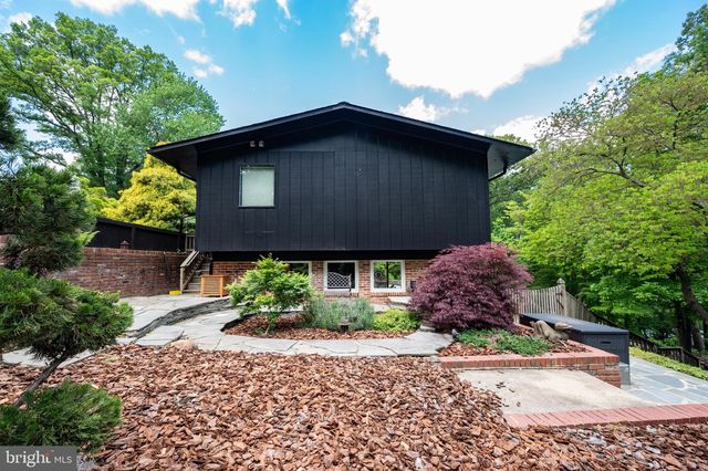 1927 MARTHAS RD, Alexandria, VA 22307