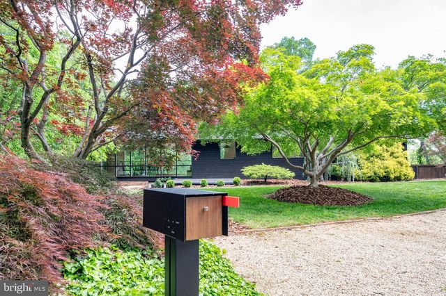 1927 MARTHAS RD, Alexandria, VA 22307