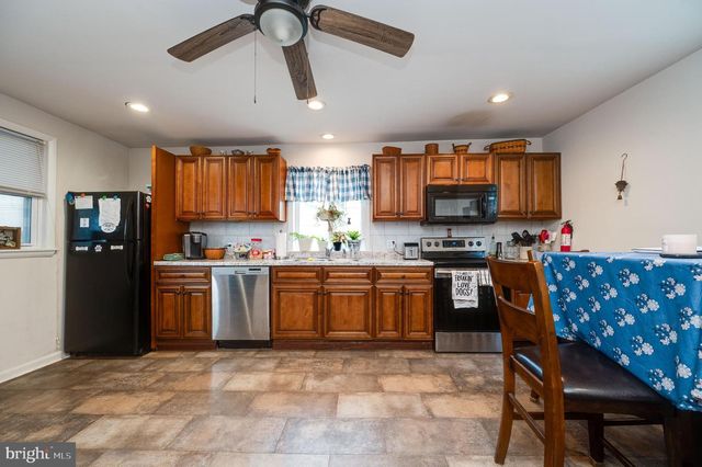 7 FAIRVIEW ST, Pine Grove, PA 17963