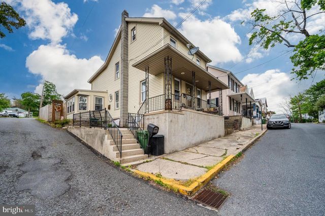 7 FAIRVIEW ST, Pine Grove, PA 17963