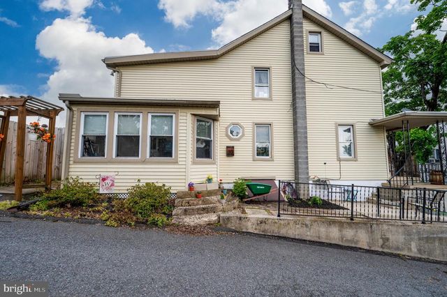 7 FAIRVIEW ST, Pine Grove, PA 17963