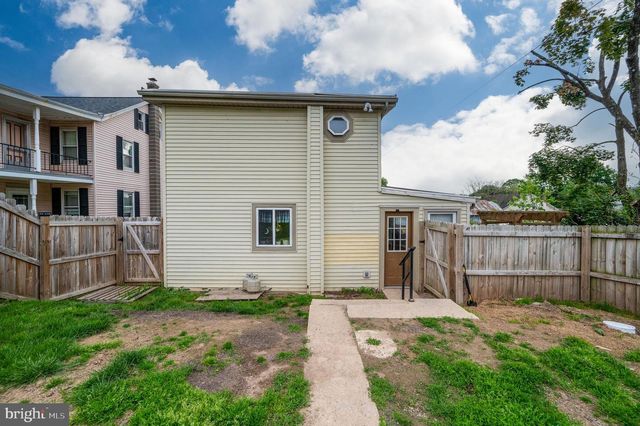 7 FAIRVIEW ST, Pine Grove, PA 17963