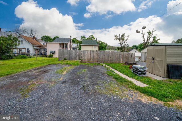 7 FAIRVIEW ST, Pine Grove, PA 17963