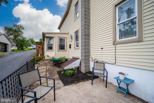 7 FAIRVIEW ST, Pine Grove, PA 17963