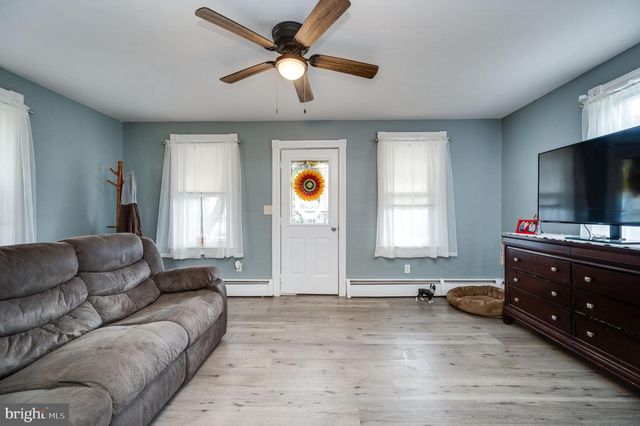 7 FAIRVIEW ST, Pine Grove, PA 17963