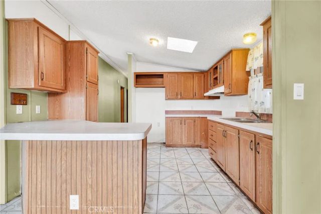 16600 Downey 31, Paramount, CA 90723