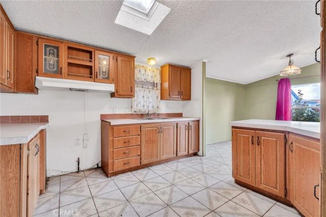 16600 Downey 31, Paramount, CA 90723