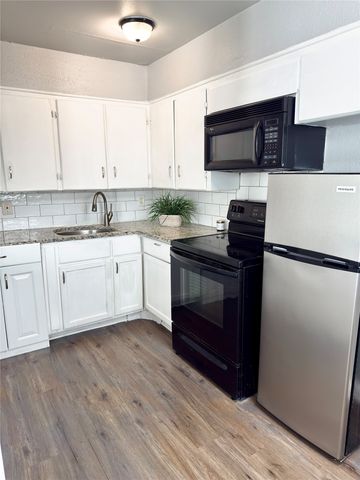 1417 Bennett Avenue A, Dallas, TX 75206