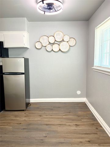 1417 Bennett Avenue A, Dallas, TX 75206