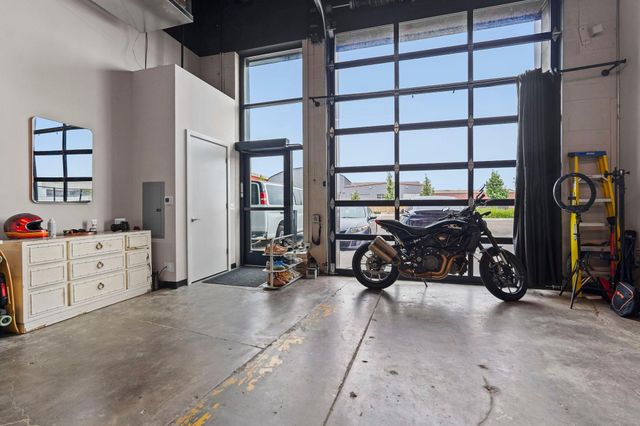801 SE 9th Street 101, Minneapolis, MN 55414