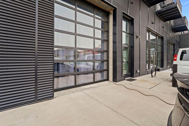 801 SE 9th Street 101, Minneapolis, MN 55414