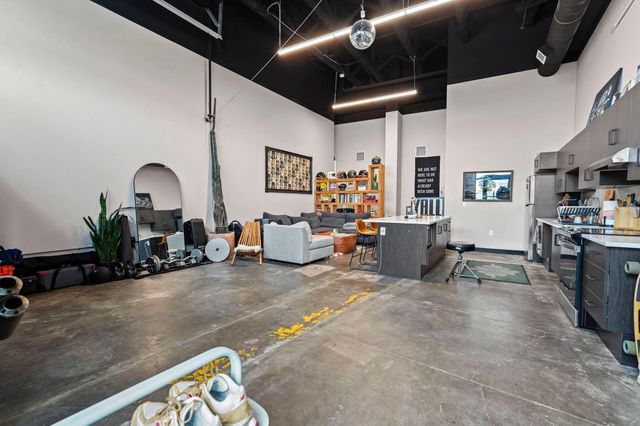 801 SE 9th Street 101, Minneapolis, MN 55414