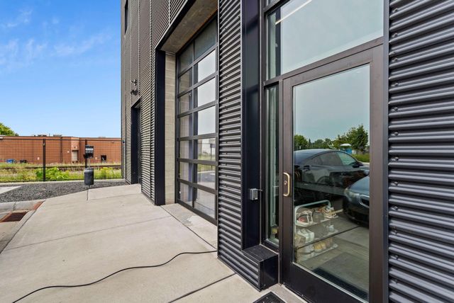 801 SE 9th Street 101, Minneapolis, MN 55414