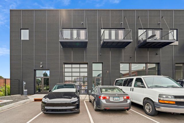 801 SE 9th Street 101, Minneapolis, MN 55414