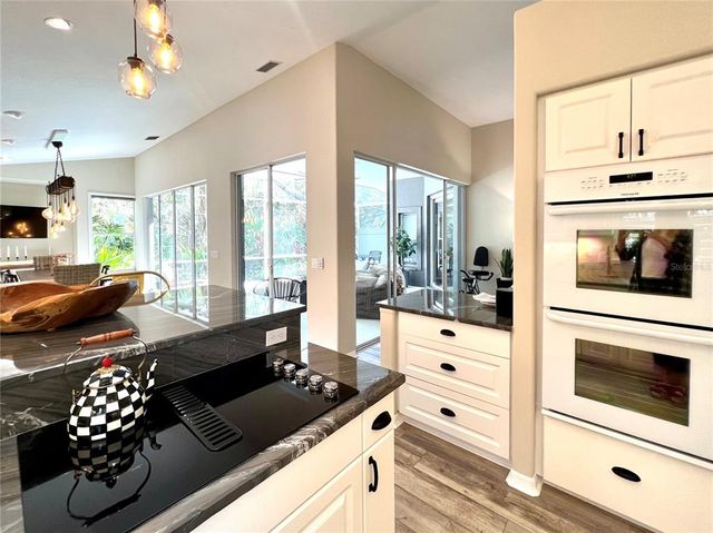 8005 BOBCAT CIRCLE, Sarasota, FL 34238