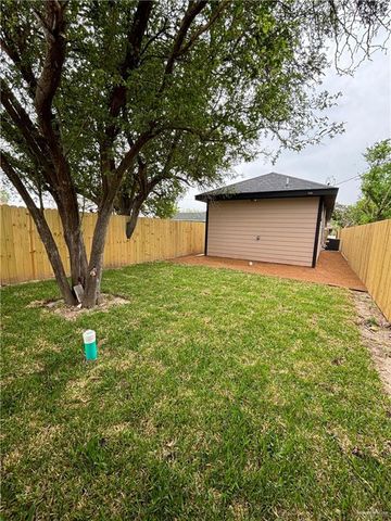 1121 E Cano Street, Edinburg, TX 78539