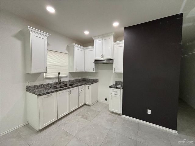 1121 E Cano Street, Edinburg, TX 78539