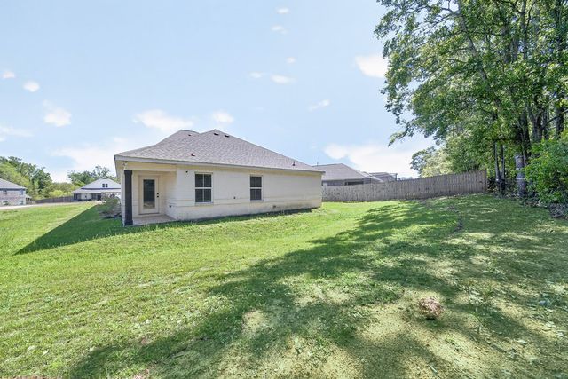 66 Quail Run Avenue, Smiths Station, AL 36877