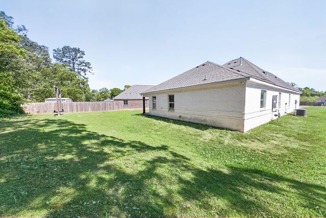 66 Quail Run Avenue, Smiths Station, AL 36877