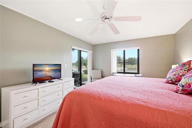 7320 Coventry CT 710, Naples, FL 34104