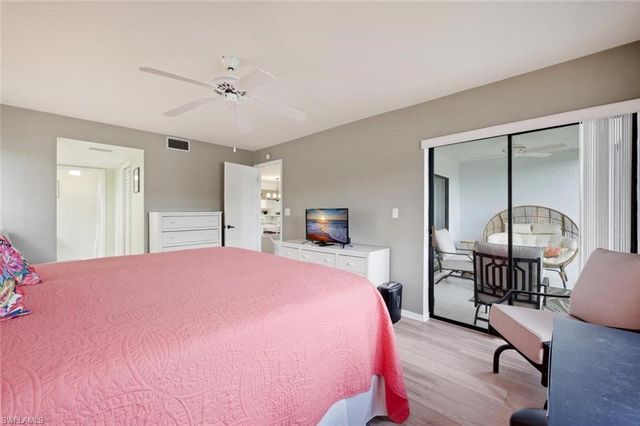 7320 Coventry CT 710, Naples, FL 34104