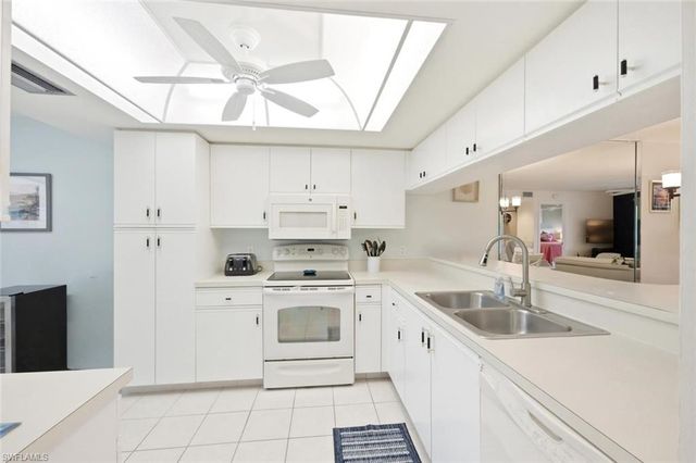 7320 Coventry CT 710, Naples, FL 34104