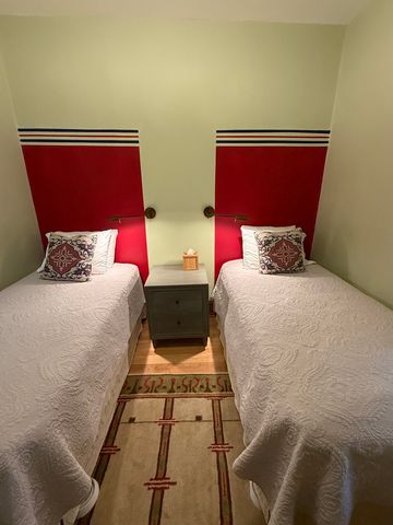 2134 N Damen Avenue 2, Chicago, IL 60647