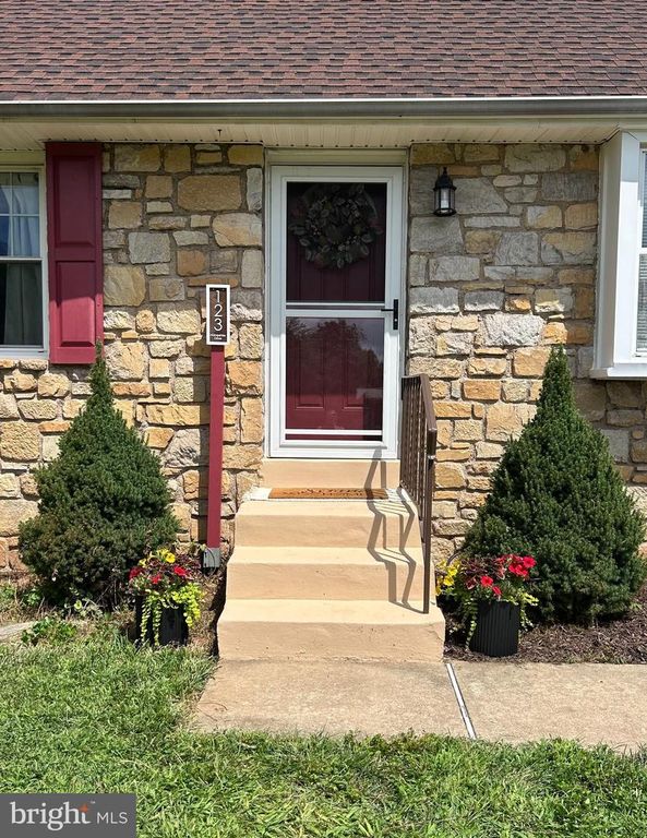 123 HAMPSHIRE DR, CHALFONT, PA 18914 — photo 4