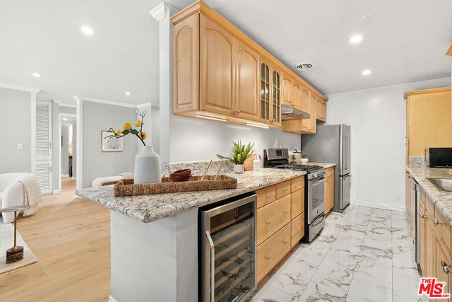 6515 Green Valley Circle 104, Culver City, CA 90230