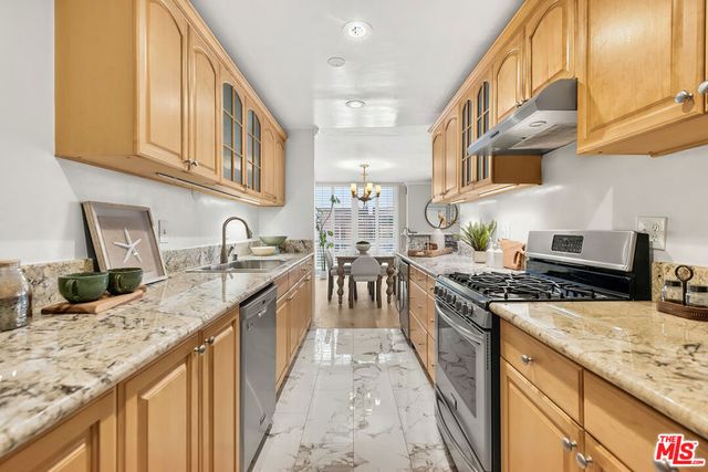 6515 Green Valley Circle 104, Culver City, CA 90230